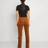 Monki Damen Stoffhose - Rust