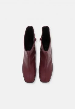 Monki Damen Stiefelette - Red Dark -Monki Verkäufe 2022 fb49a45f01cf4e68997fac27ab4028c5